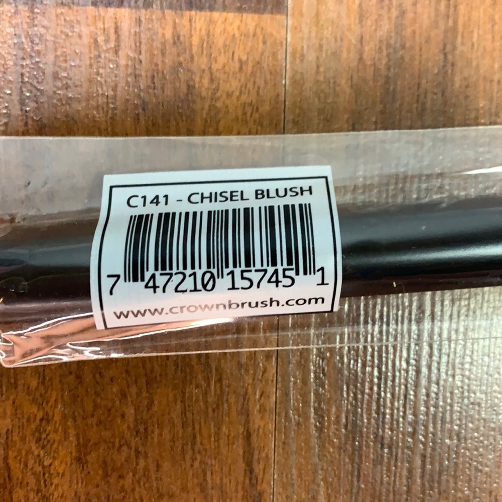 Crown Brush C141 Small Chisel Brush NWT Pro Makeup Highlighter Blush - Picture 6 of 7